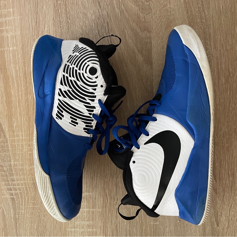 Nike Team Hustle D9 Grade School Kids Basketball Shoes 7 AQ4224-405 2023